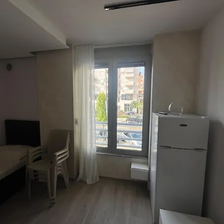 Apartment Ideal Small Two Bed