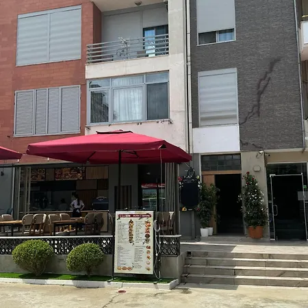 Ideal Small Two Bed Apartment *